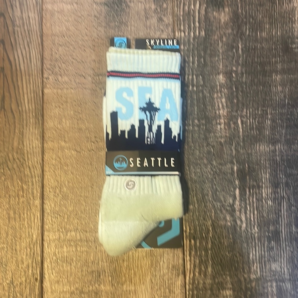 Skyline Seattle socks